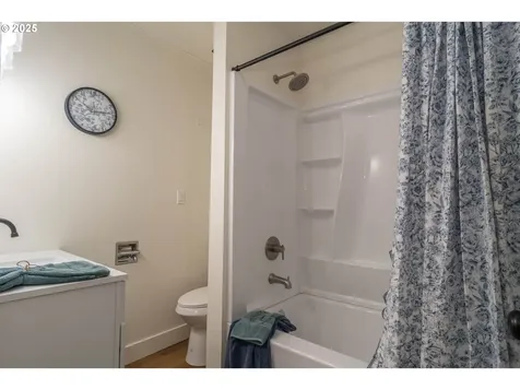 176 SE Hoover Avenue Roseburg OR 97470