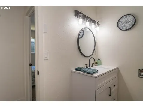 176 SE Hoover Avenue Roseburg OR 97470