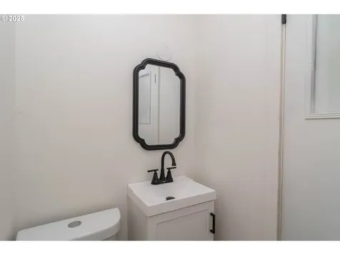 176 SE Hoover Avenue Roseburg OR 97470