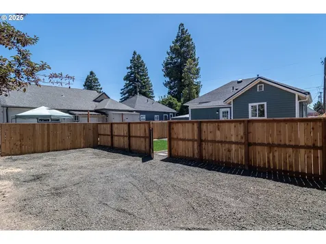 176 SE Hoover Avenue Roseburg OR 97470