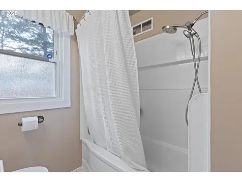12425 SE Harold Street Portland OR 97236