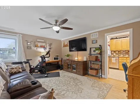 12425 SE Harold Street Portland OR 97236