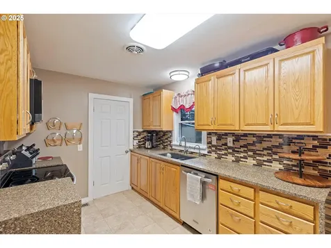 12425 SE Harold Street Portland OR 97236