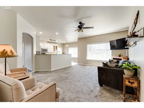 382 Naismith Boulevard Eugene OR 97404