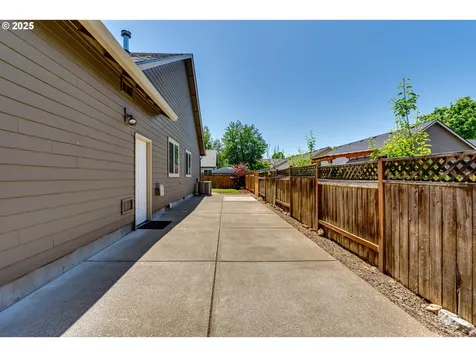 382 Naismith Boulevard Eugene OR 97404