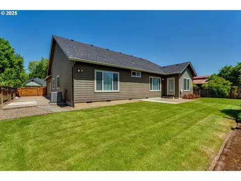 382 Naismith Boulevard Eugene OR 97404