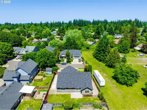 382 Naismith Boulevard Eugene OR 97404