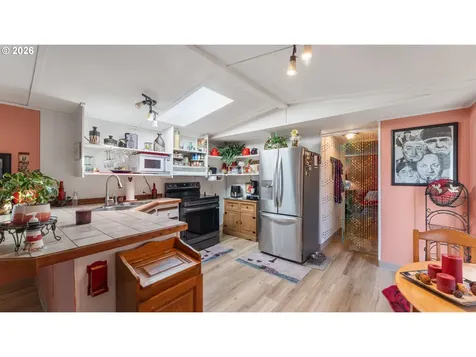 91323 Sandstone Lane Coos Bay OR 97420