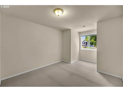2221 NW 138th Street Vancouver WA 98685