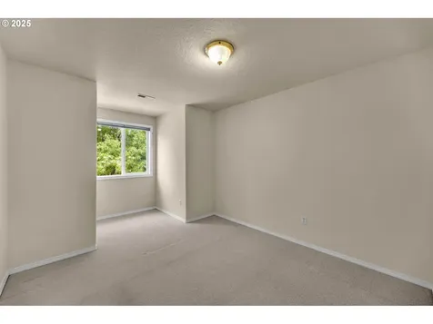 2221 NW 138th Street Vancouver WA 98685
