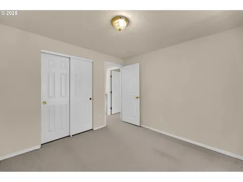 2221 NW 138th Street Vancouver WA 98685