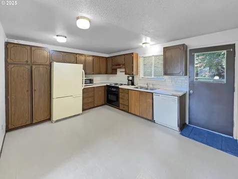 12310 NE 32nd Street Vancouver WA 98682