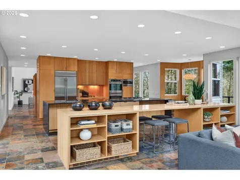 7616 NW Thompson Road Portland OR 97229