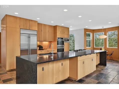 7616 NW Thompson Road Portland OR 97229