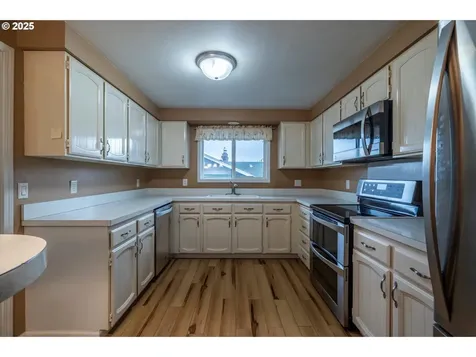 1270 Ford Lane North Bend OR 97459