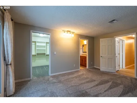 1270 Ford Lane North Bend OR 97459