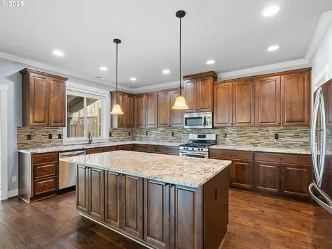 7642 SW 204th Avenue Beaverton OR 97007