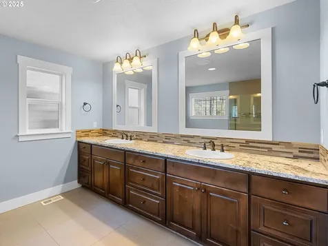 7642 SW 204th Avenue Beaverton OR 97007