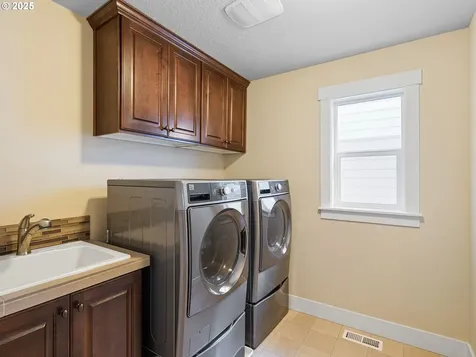 7642 SW 204th Avenue Beaverton OR 97007