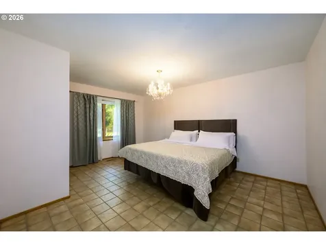 1488 Red Hill Road Oakland OR 97462