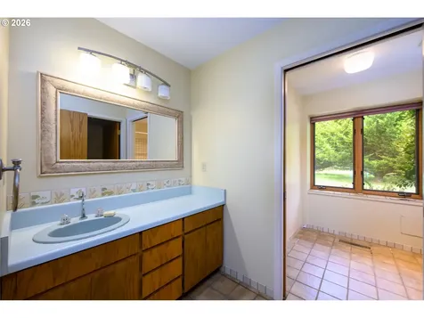 1488 Red Hill Road Oakland OR 97462