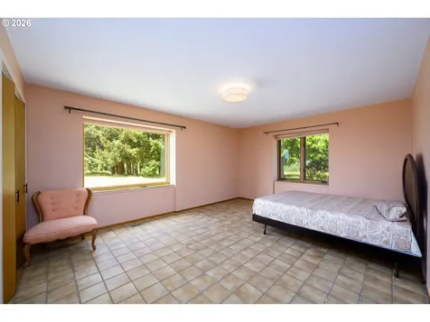 1488 Red Hill Road Oakland OR 97462