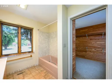 1488 Red Hill Road Oakland OR 97462