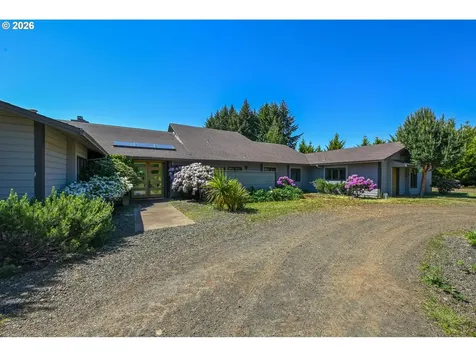 1488 Red Hill Road Oakland OR 97462