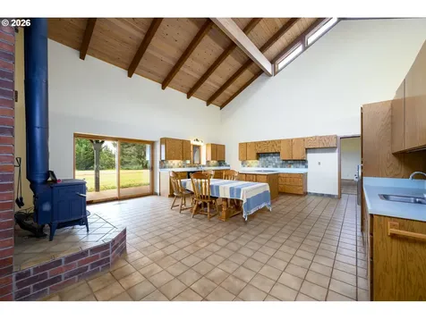1488 Red Hill Road Oakland OR 97462