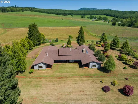 1488 Red Hill Road Oakland OR 97462