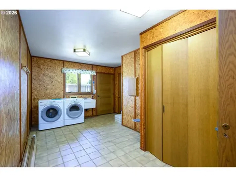 1488 Red Hill Road Oakland OR 97462