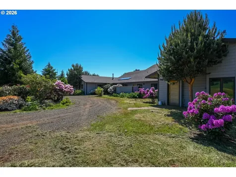 1488 Red Hill Road Oakland OR 97462