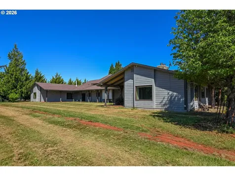 1488 Red Hill Road Oakland OR 97462