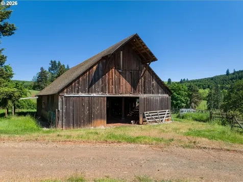 1488 Red Hill Road Oakland OR 97462