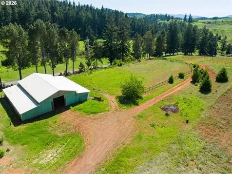 1488 Red Hill Road Oakland OR 97462