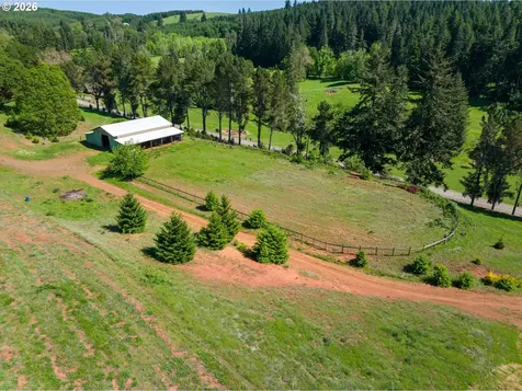 1488 Red Hill Road Oakland OR 97462
