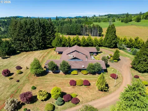 1488 Red Hill Road Oakland OR 97462