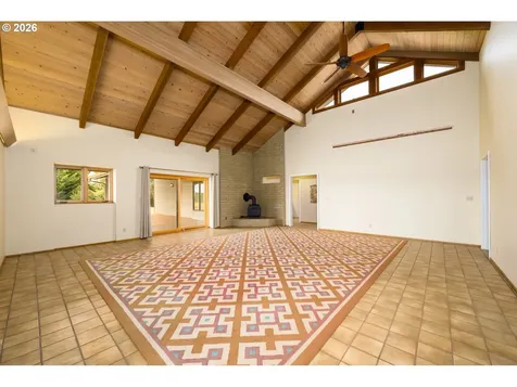 1488 Red Hill Road Oakland OR 97462