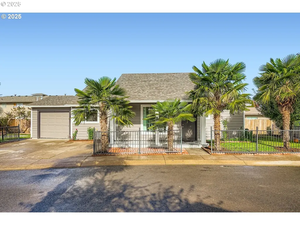 1215 Del Sol Court Woodburn OR 97071