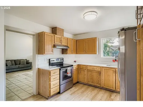 1215 Del Sol Court Woodburn OR 97071