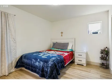 1215 Del Sol Court Woodburn OR 97071