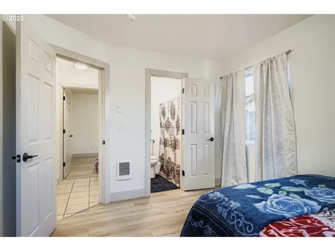 1215 Del Sol Court Woodburn OR 97071