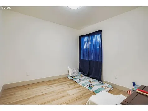 1215 Del Sol Court Woodburn OR 97071