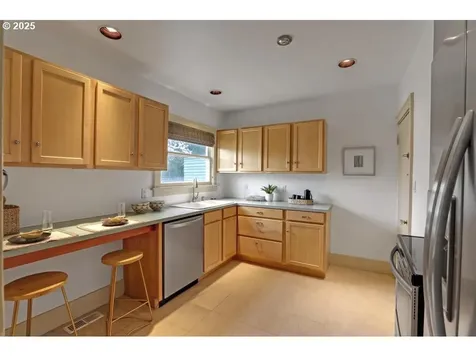 7154 N Concord Avenue Portland OR 97217