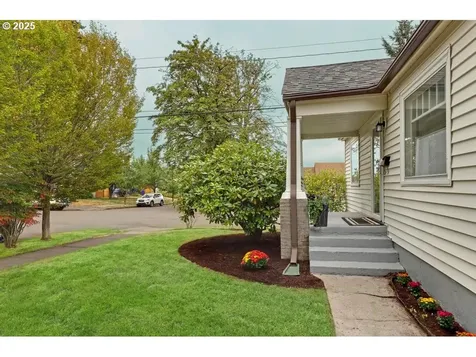 7154 N Concord Avenue Portland OR 97217