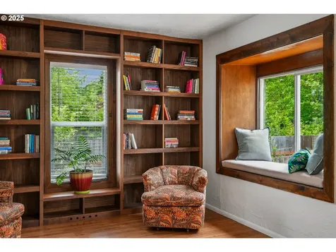 9308 E Burnside Street Portland OR 97216