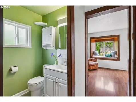 9308 E Burnside Street Portland OR 97216