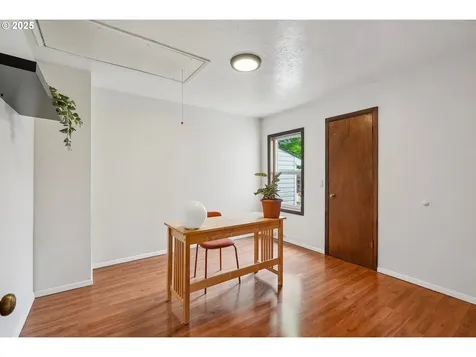 9308 E Burnside Street Portland OR 97216