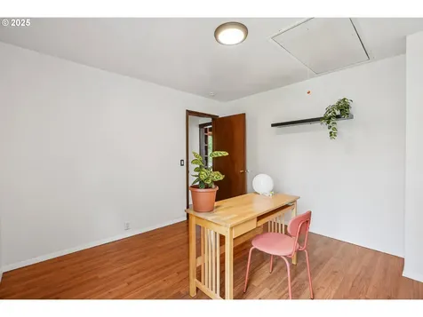 9308 E Burnside Street Portland OR 97216