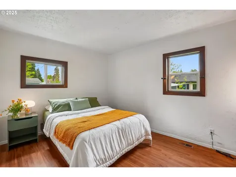 9308 E Burnside Street Portland OR 97216
